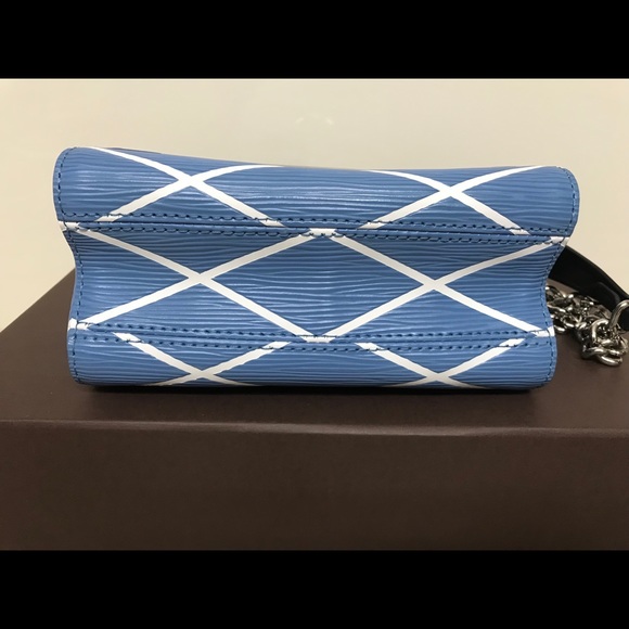 Louis Vuitton limited edition twist bag . - Picture 4 of 8